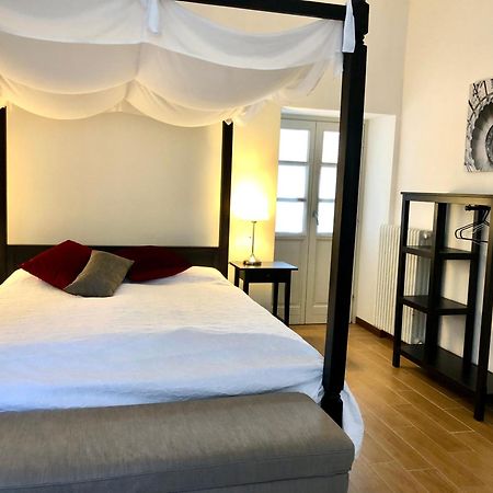 Villa Maghetti - Modernized Flat In Historic Palazzo In The Center Of Luino Exteriér fotografie