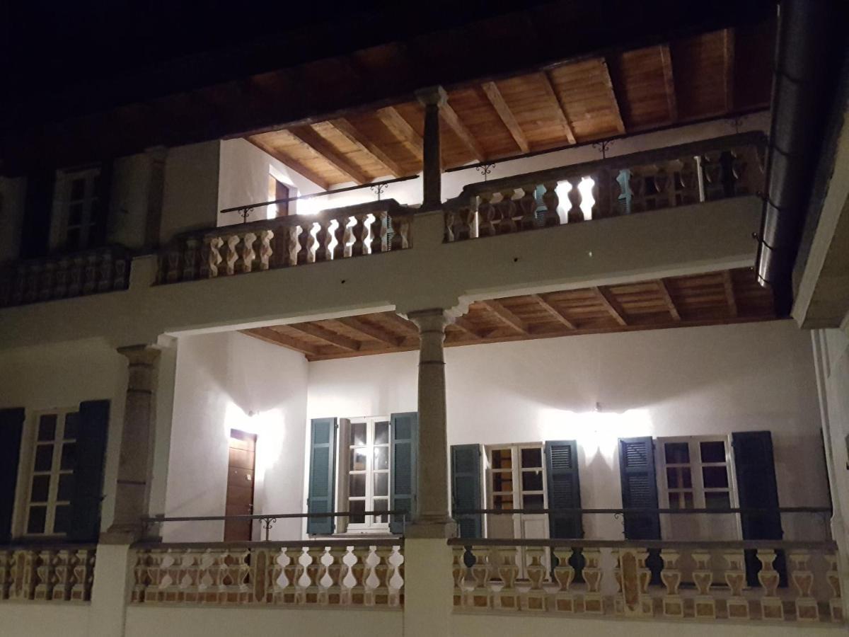 Villa Maghetti - Modernized Flat In Historic Palazzo In The Center Of Luino Exteriér fotografie