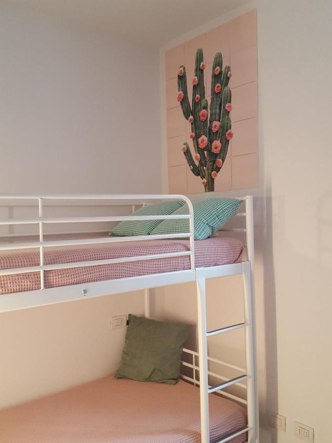Villa Maghetti - Modernized Flat In Historic Palazzo In The Center Of Luino Exteriér fotografie