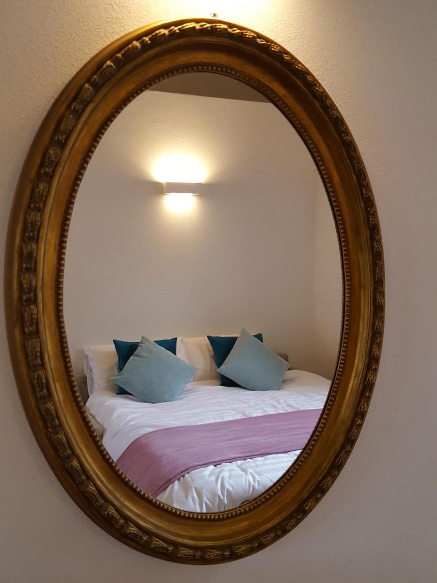 Villa Maghetti - Modernized Flat In Historic Palazzo In The Center Of Luino Exteriér fotografie