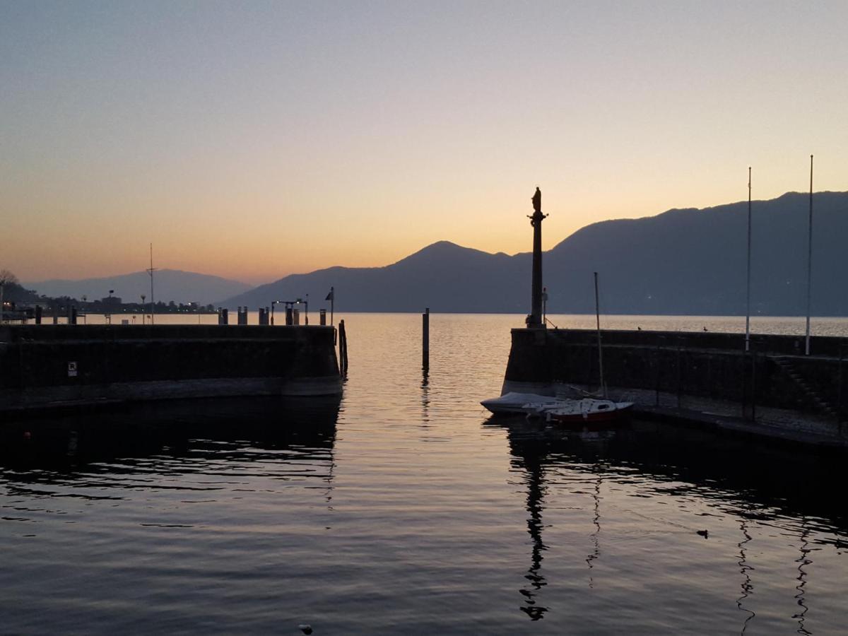 Villa Maghetti - Modernized Flat In Historic Palazzo In The Center Of Luino Exteriér fotografie